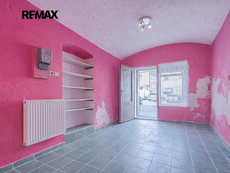 Prodej rodinného domu 243 m², pozemek 156 m² - foto 7