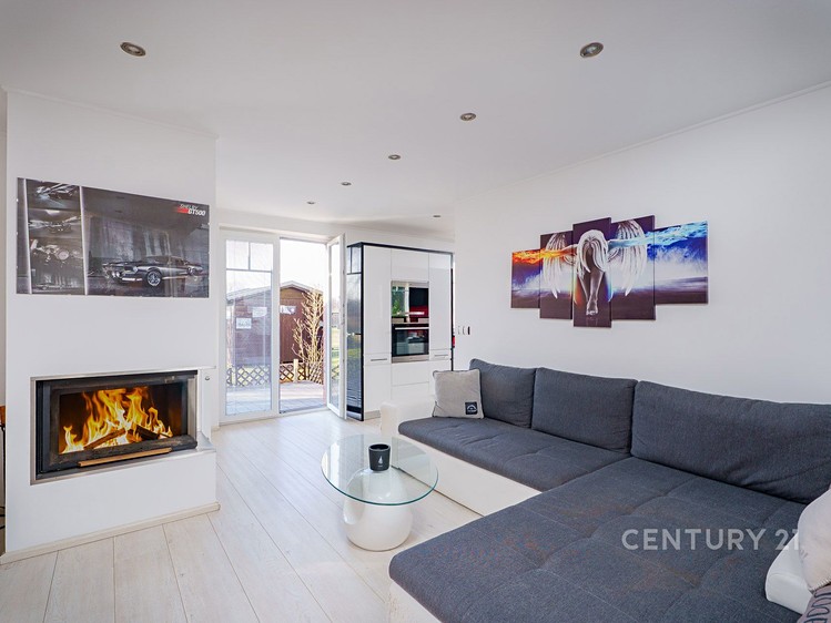 Prodej rodinného domu 153 m², pozemek 359 m² - foto 1