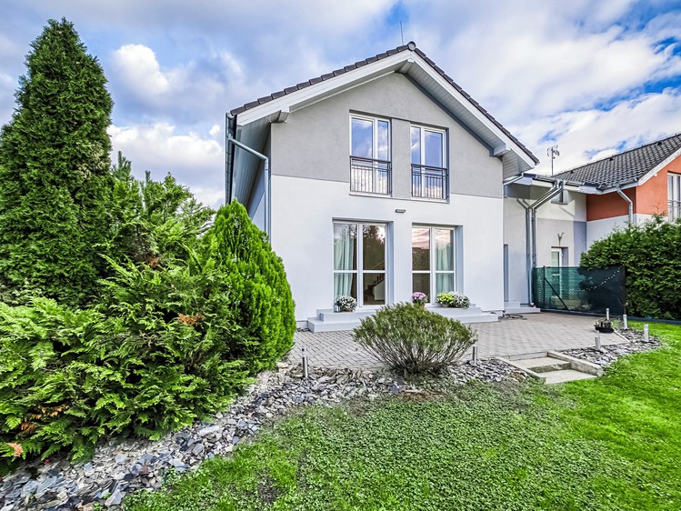 Prodej vily 145 m², pozemek 427 m² - foto 8