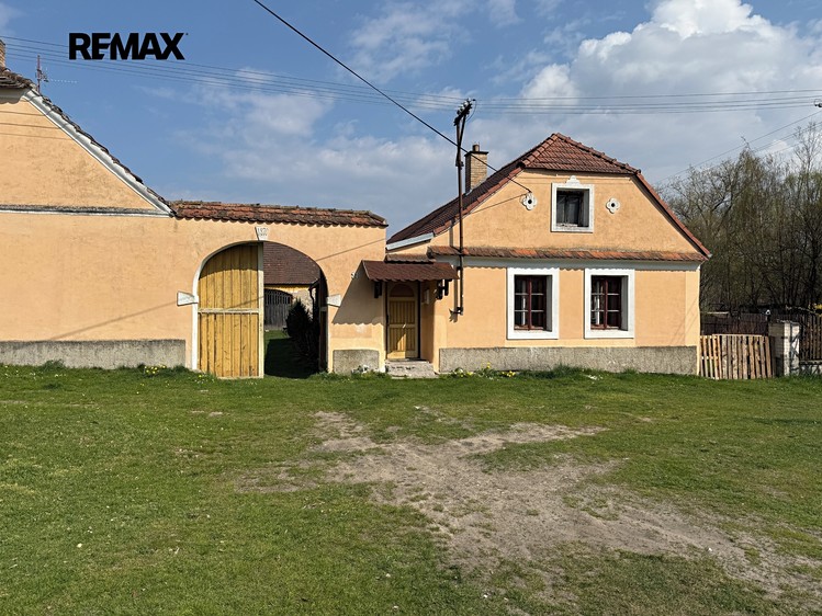 Prodej rodinného domu 99 m², pozemek 1 470 m² - foto 1