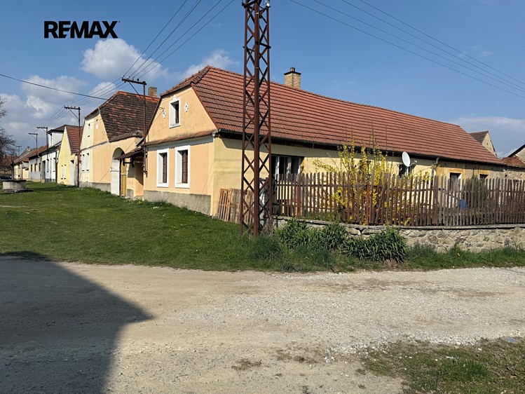 Prodej rodinného domu 99 m², pozemek 1 470 m² - foto 2