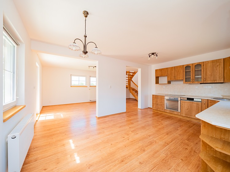 Prodej  rodinného domu 143 m², pozemek 816 m² - foto 6