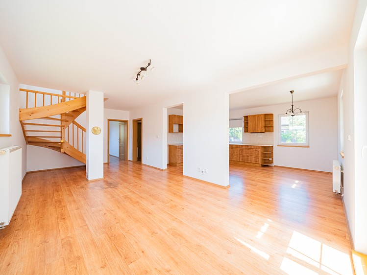 Prodej  rodinného domu 143 m², pozemek 816 m² - foto 8