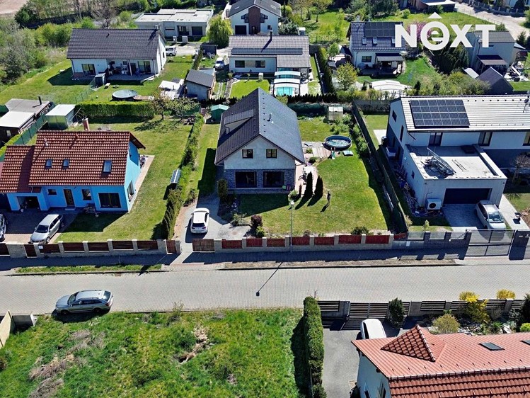 Prodej rodinného domu 98 m², pozemek 890 m² - foto 2