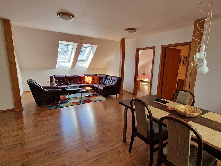 Prodej  rodinného domu 283 m², pozemek 759 m² - foto 4
