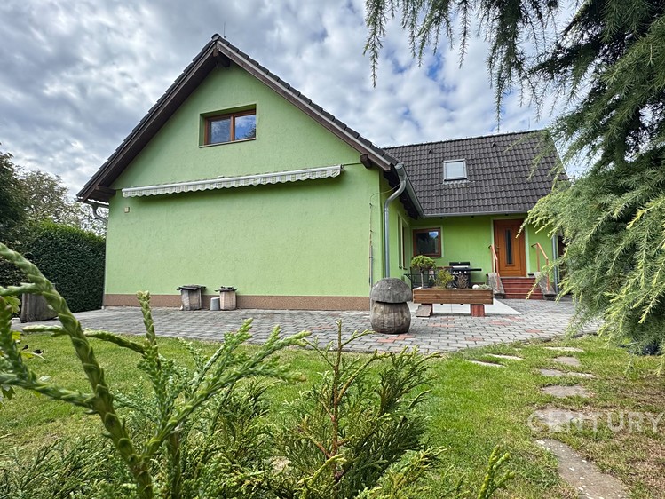 Prodej rodinného domu 133 m², pozemek 483 m² - foto 1