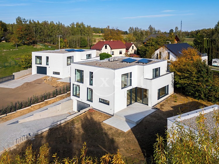 Prodej rodinného domu 350 m², pozemek 1 069 m² - foto 3