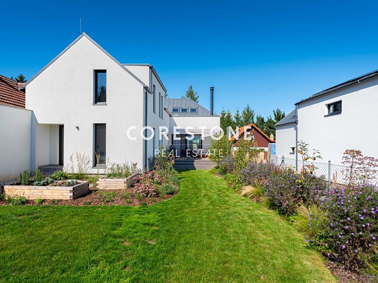 Prodej rodinného domu 188 m², pozemek 833 m² - foto 1