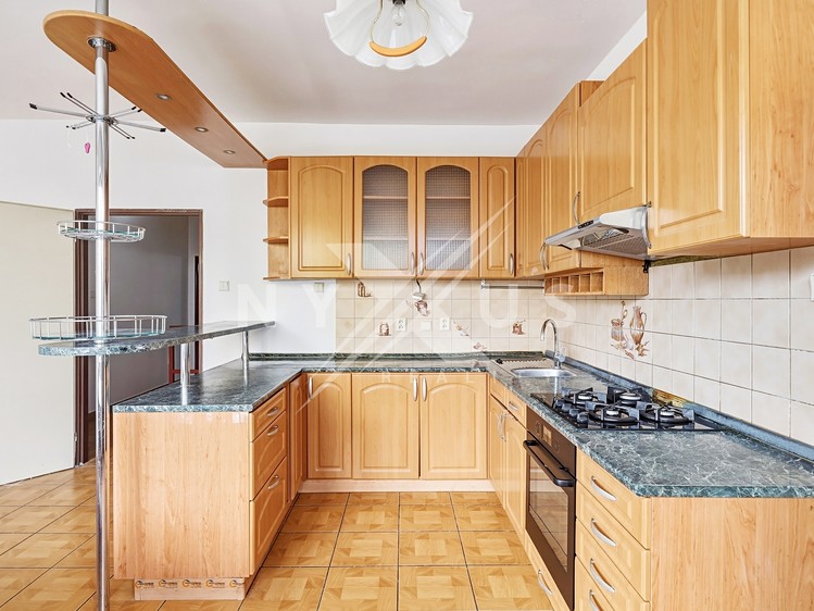 Prodej rodinného domu 324 m², pozemek 159 m² - foto 2