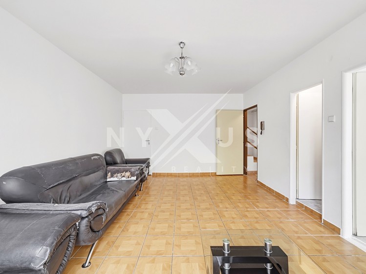 Prodej rodinného domu 324 m², pozemek 159 m² - foto 4
