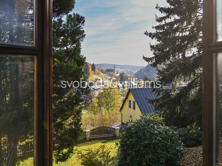 Prodej rodinného domu 238 m², pozemek 6 337 m² - foto 2