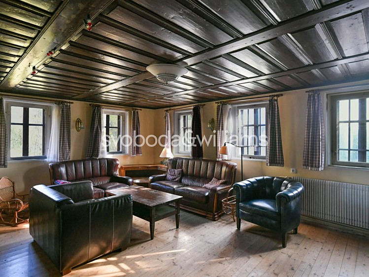 Prodej rodinného domu 238 m², pozemek 6 337 m² - foto 4