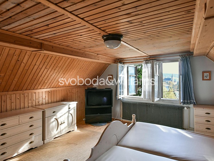 Prodej rodinného domu 238 m², pozemek 6 337 m² - foto 8
