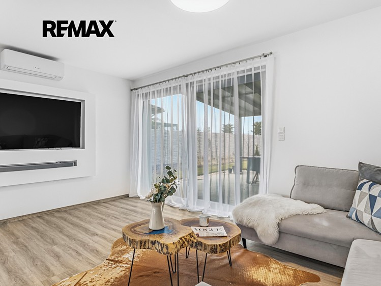 Prodej rodinného domu 264 m², pozemek 1 064 m² - foto 4