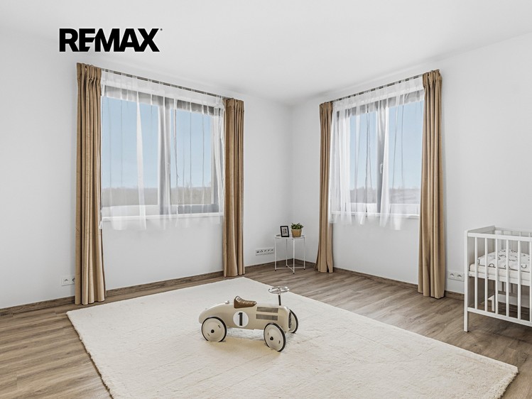 Prodej rodinného domu 264 m², pozemek 1 064 m² - foto 6
