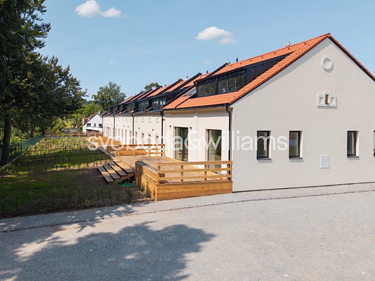 Prodej rodinného domu 187 m², pozemek 308 m² - foto 1