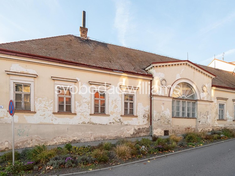 Prodej památky 1 333 m², pozemek 1 804 m² - foto 2