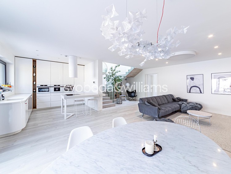 Prodej rodinného domu 157 m², pozemek 450 m² - foto 2