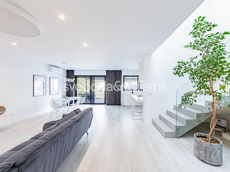 Prodej rodinného domu 157 m², pozemek 450 m² - foto 3
