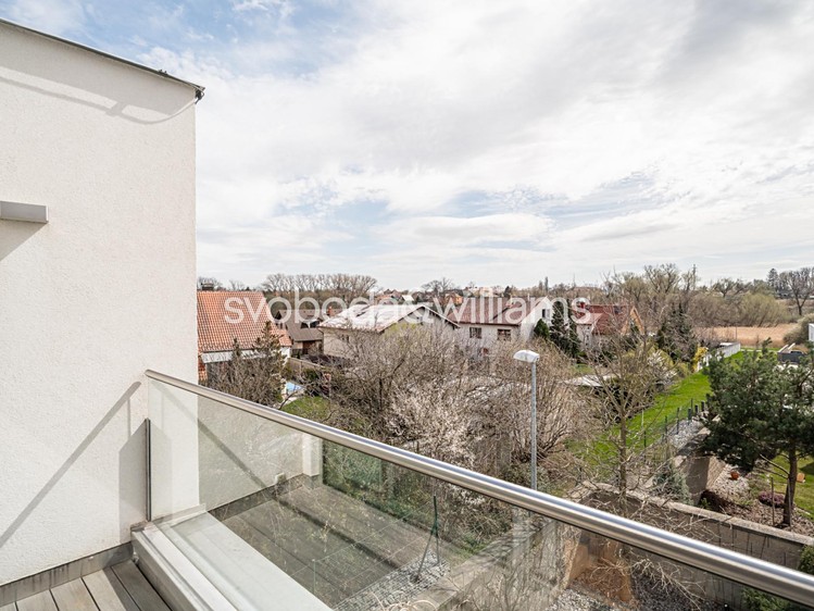 Prodej rodinného domu 147 m², pozemek 445 m² - foto 8