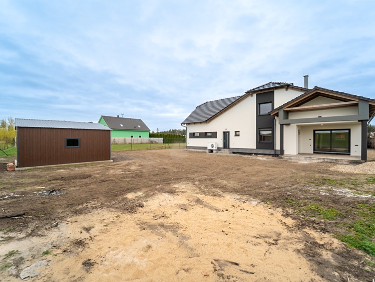 Prodej rodinného domu 215 m², pozemek 1 007 m² - foto 5