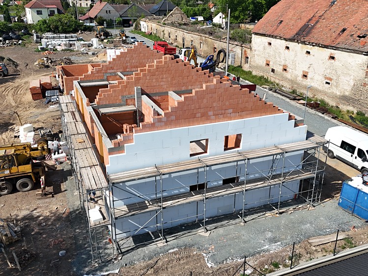 Prodej rodinného domu 149 m², pozemek 691 m² - foto 1