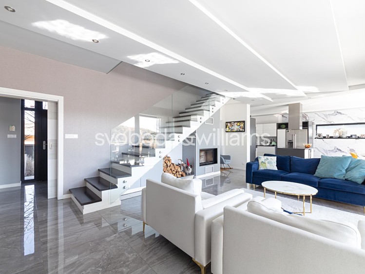Prodej rodinného domu 203 m², pozemek 1 465 m² - foto 4