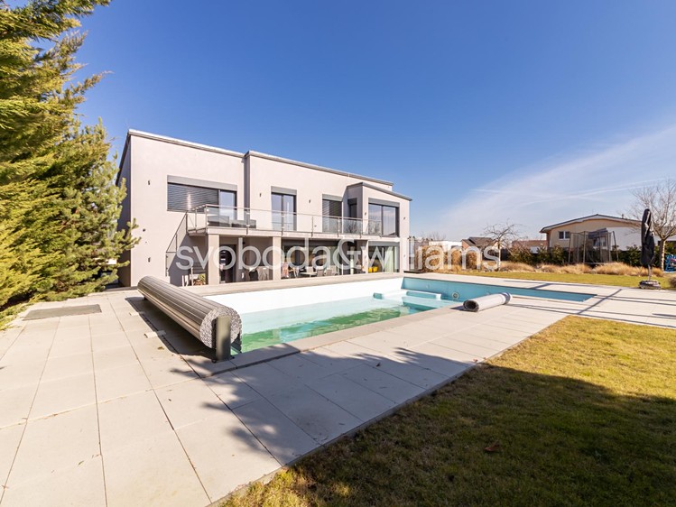 Prodej rodinného domu 203 m², pozemek 1 465 m² - foto 1