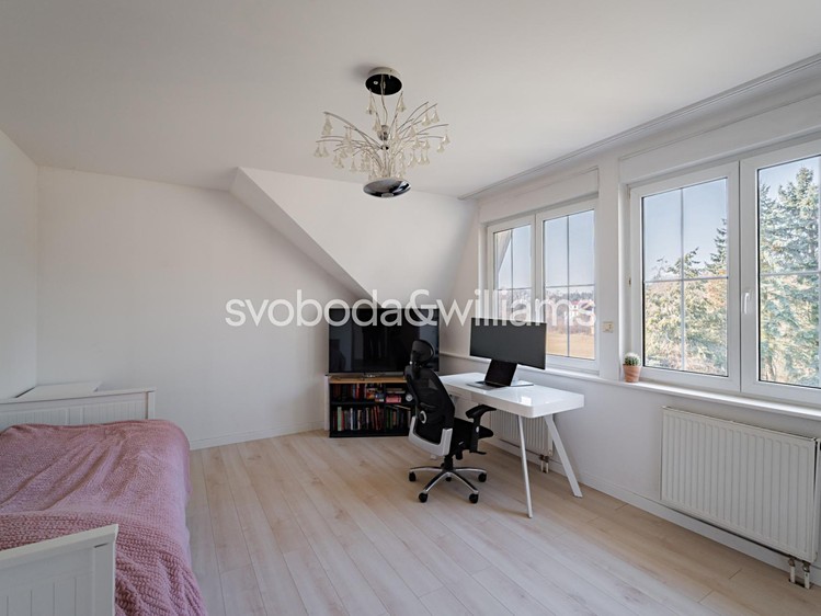 Prodej rodinného domu 270 m², pozemek 2 086 m² - foto 8