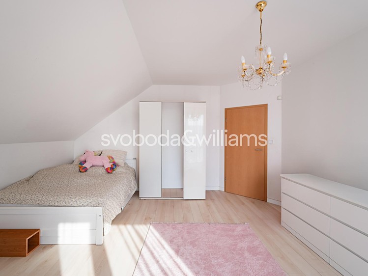 Prodej rodinného domu 270 m², pozemek 2 086 m² - foto 7