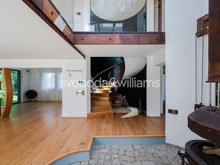 Prodej vily 378 m², pozemek 1 504 m² - foto 6