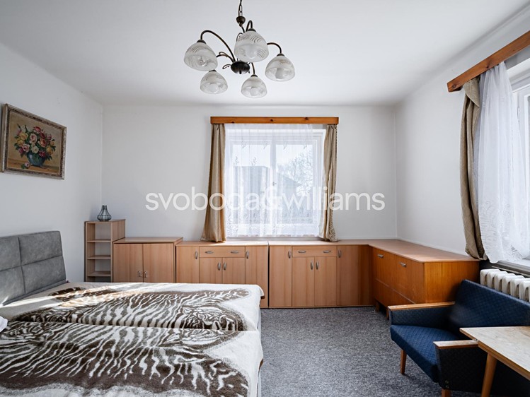 Prodej rodinného domu 440 m², pozemek 732 m² - foto 8