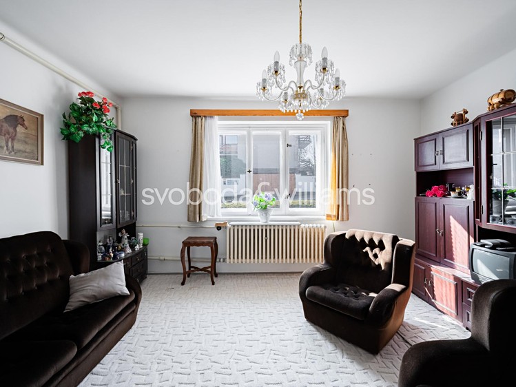 Prodej rodinného domu 440 m², pozemek 732 m² - foto 6