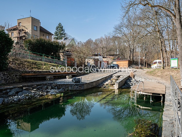 Prodej rodinného domu 440 m², pozemek 732 m² - foto 5