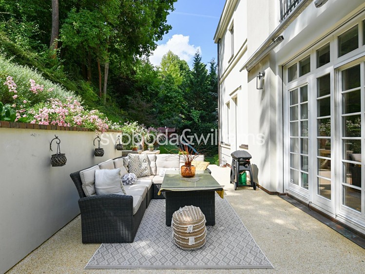 Prodej rodinného domu 459 m², pozemek 1 067 m² - foto 4