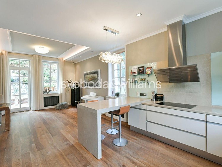 Prodej rodinného domu 459 m², pozemek 1 067 m² - foto 6