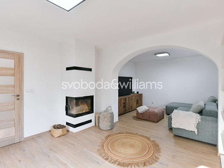 Prodej  rodinného domu 160 m², pozemek 1 061 m² - foto 4
