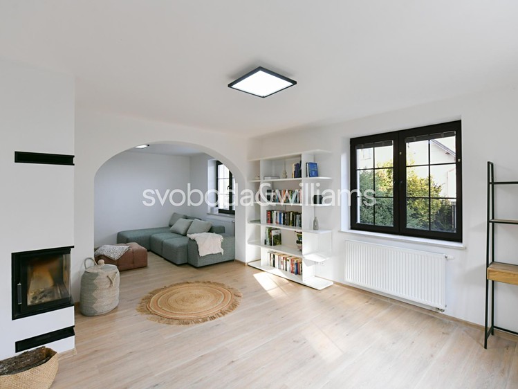 Prodej  rodinného domu 160 m², pozemek 1 061 m² - foto 3