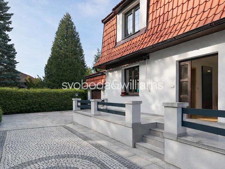 Prodej  rodinného domu 160 m², pozemek 1 061 m² - foto 8
