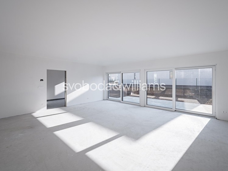 Prodej rodinného domu 225 m², pozemek 366 m² - foto 3
