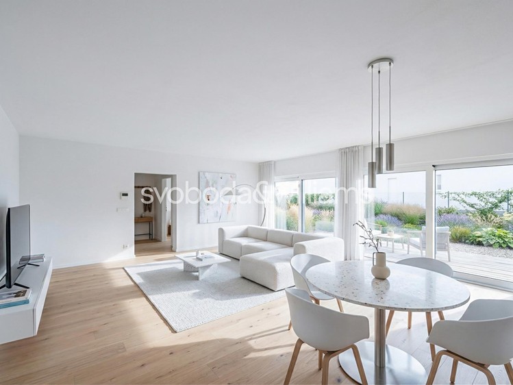 Prodej rodinného domu 225 m², pozemek 366 m² - foto 1