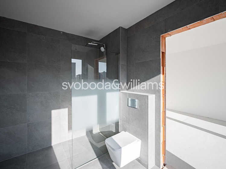 Prodej rodinného domu 225 m², pozemek 366 m² - foto 8