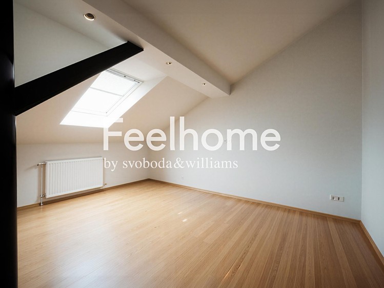 Prodej rodinného domu 278 m², pozemek 158 m² - foto 4