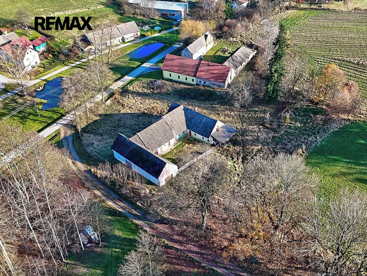 Prodej  zemědělské usedlosti 745 m², pozemek 4 109 m² - foto 3