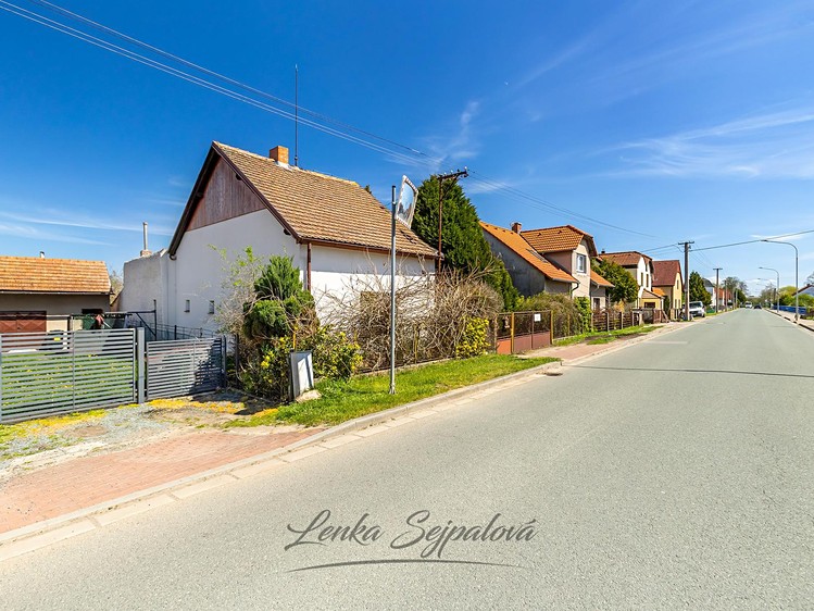 Prodej rodinného domu 95 m², pozemek 1 633 m² - foto 1