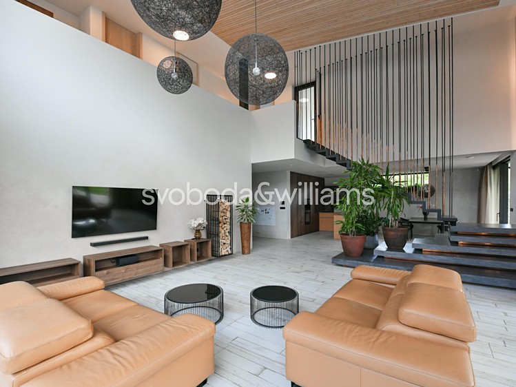Prodej rodinného domu 281 m², pozemek 815 m² - foto 4