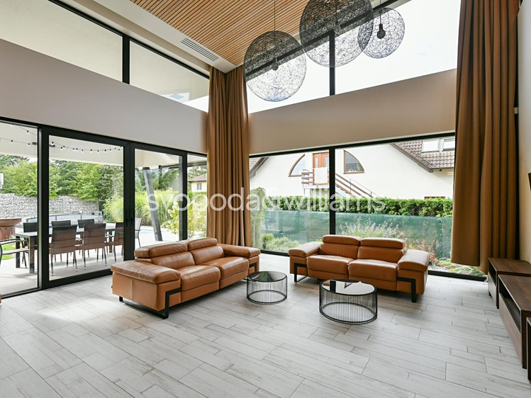 Prodej rodinného domu 281 m², pozemek 815 m² - foto 3