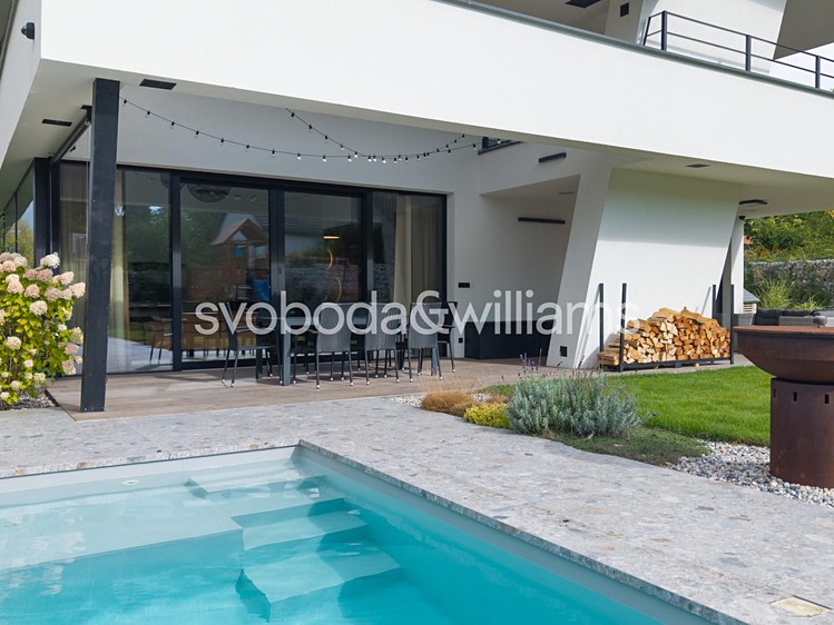 Prodej rodinného domu 281 m², pozemek 815 m² - foto 8