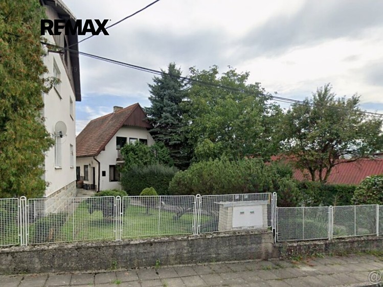 Prodej rodinného domu 187 m², pozemek 969 m² - foto 2