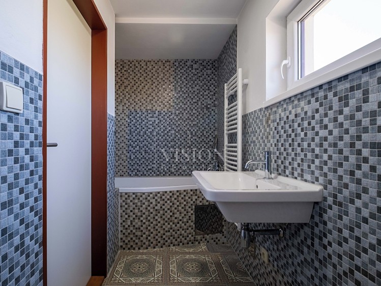 Prodej rodinného domu 320 m², pozemek 754 m² - foto 7